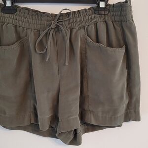 LOFT Sage Green Women's Cargo Shorts